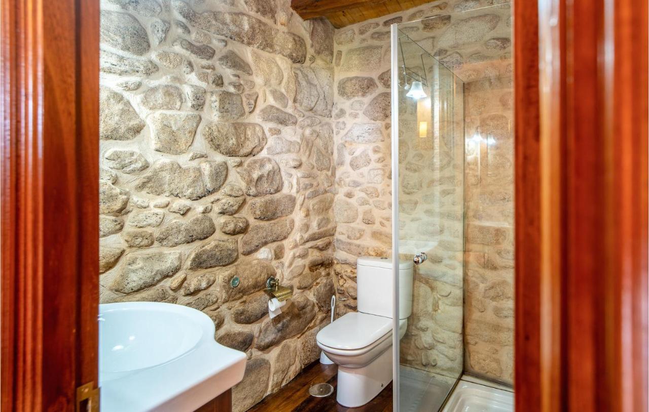 2 Bedroom Amazing Home In Muros Esterno foto