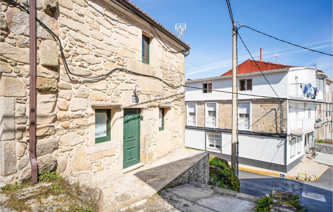 2 Bedroom Amazing Home In Muros Esterno foto
