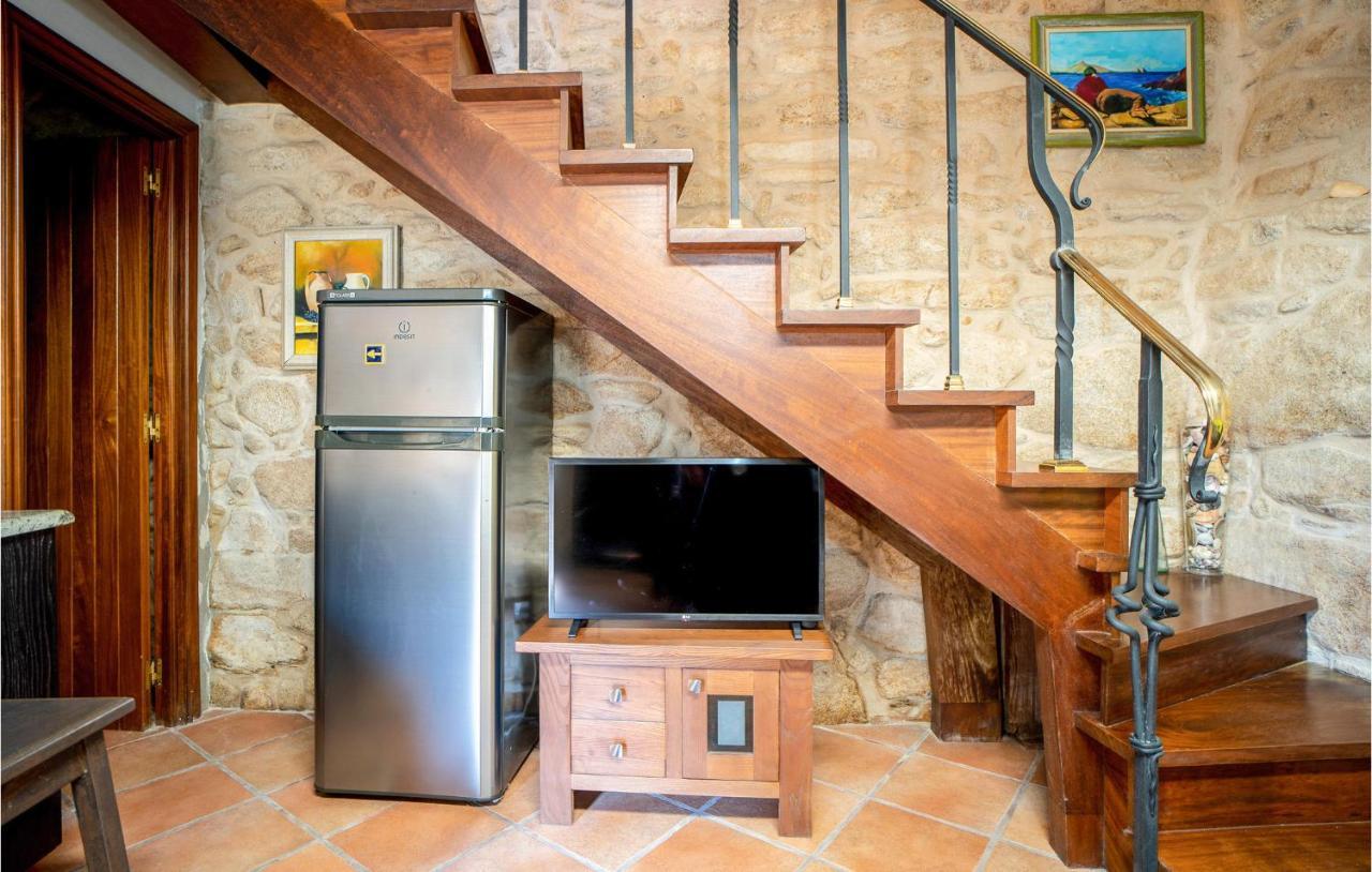 2 Bedroom Amazing Home In Muros Esterno foto