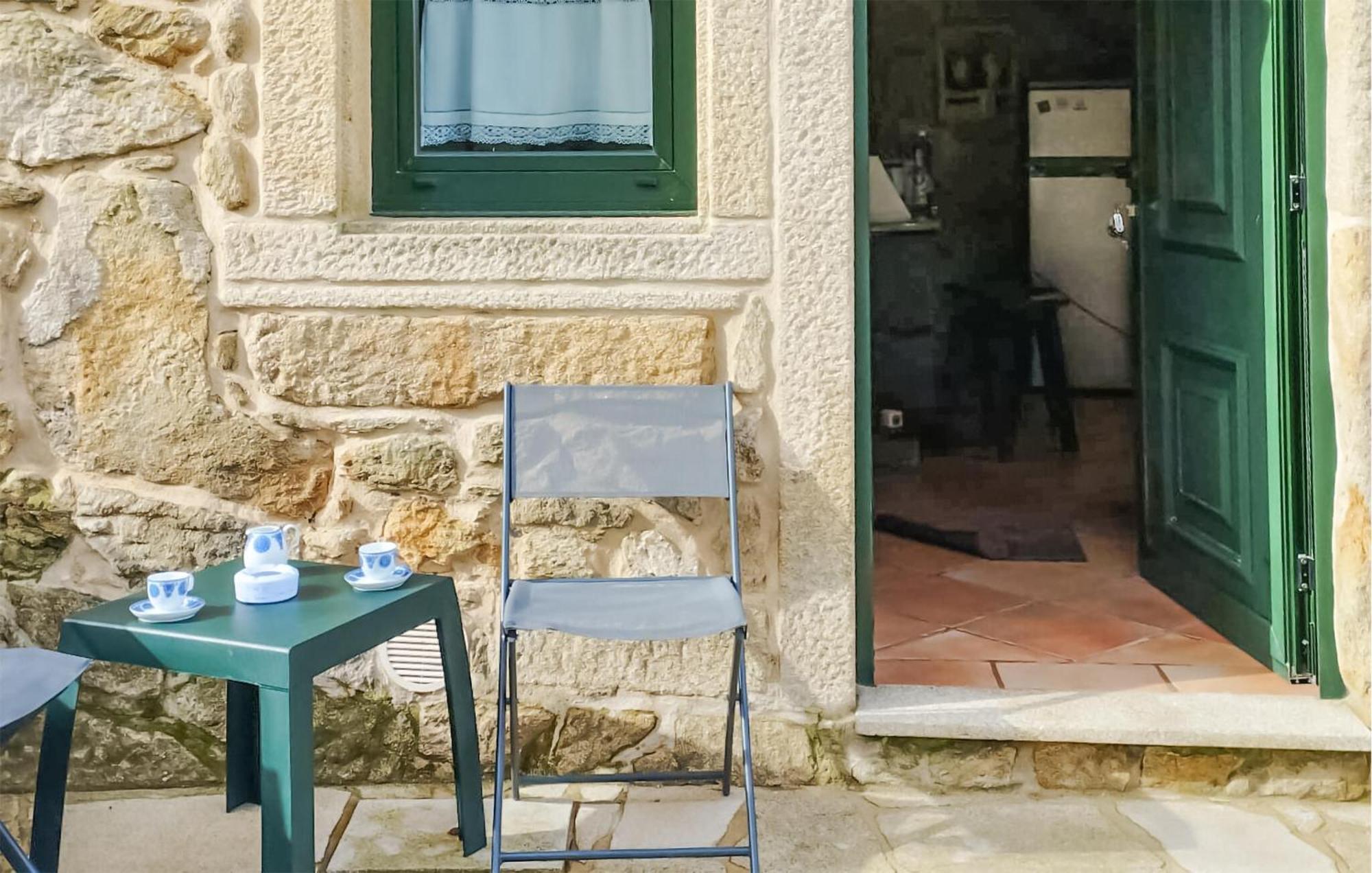 2 Bedroom Amazing Home In Muros Esterno foto